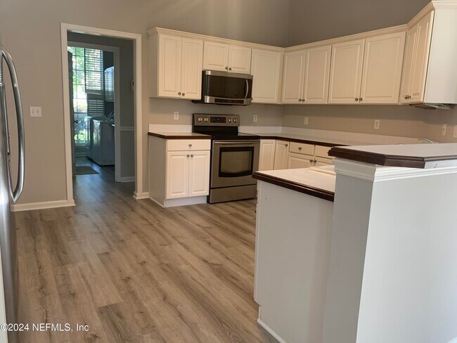 Photo - 524 Lighthouse Ct