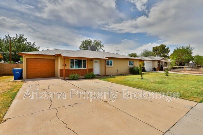 Photo - 1321 E Don Carlos Ave