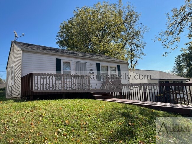 Photo - Section 8 OK! Garage!