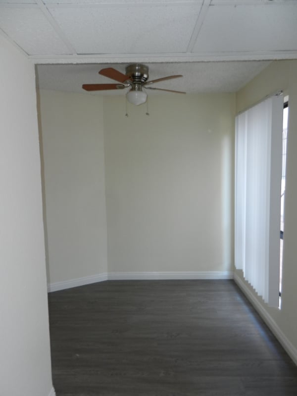 Photo - 4453 Woodman Ave