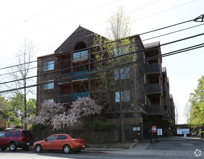 Photo - Castlewood Apartments