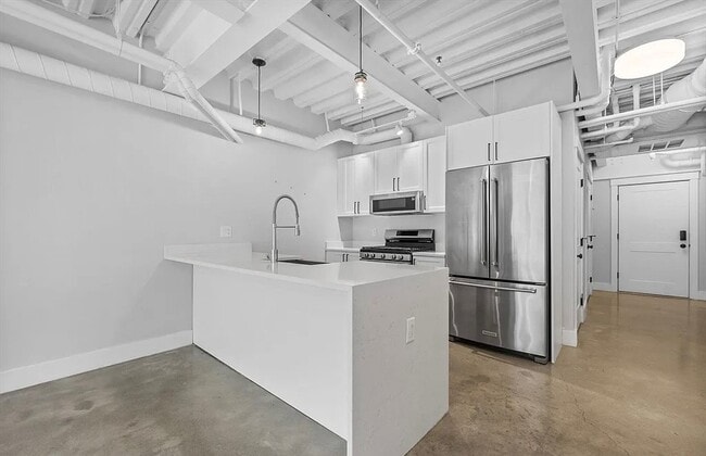 Photo - 305 Webster Ave