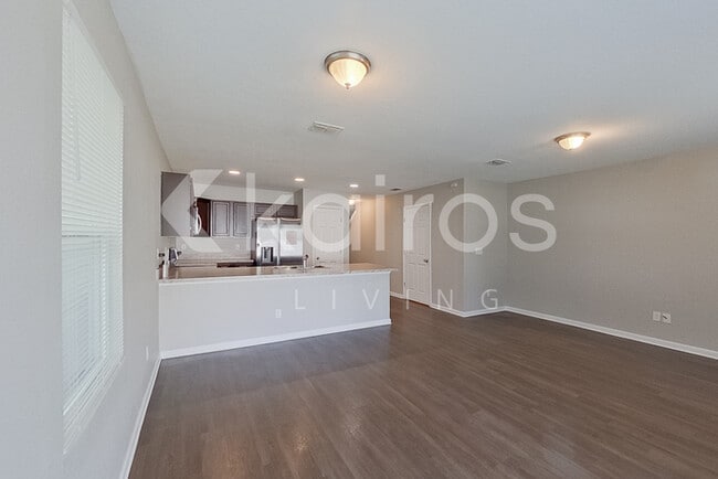 Photo - 1305 Mull St