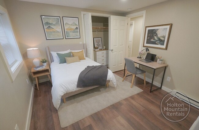 Building Photo - Faculty Street Triplex Unit C