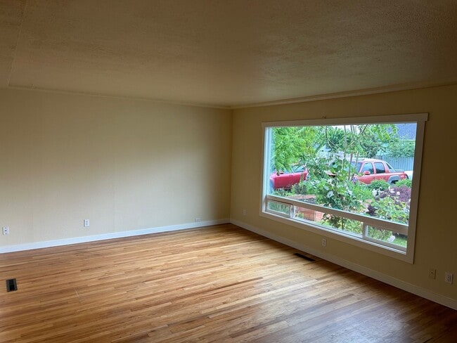 Photo - Updated Spacious Home!