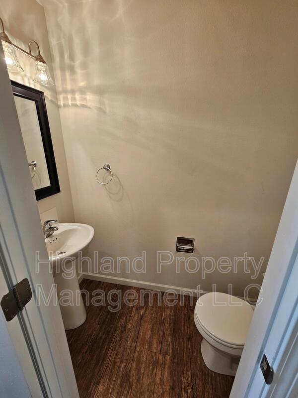 Photo - 1205-1207 NE Monroe St