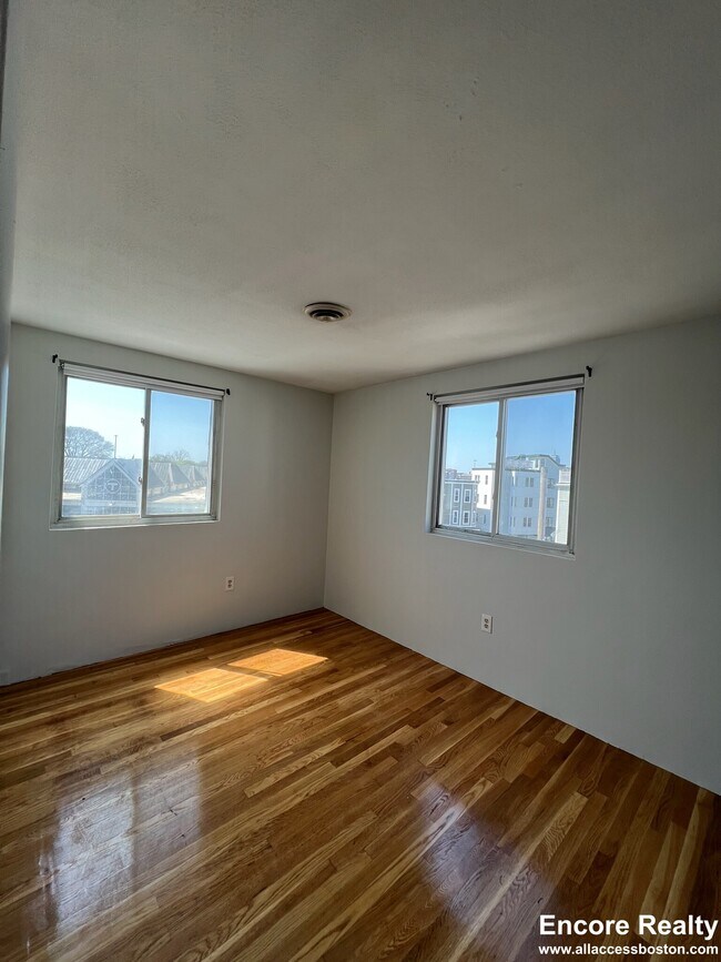 Photo - 385 Dorchester St Unit C8