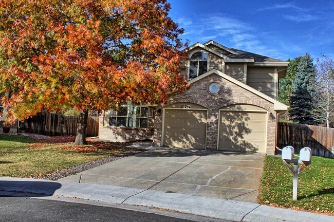 Building Photo - 4 bed 3 bath Stonegate home across from park