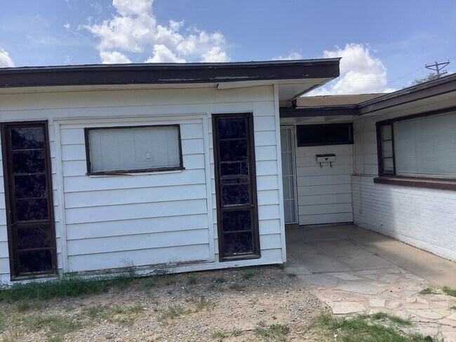 Great property in a quiet neighborhood. - Great property in a quiet neighborhood. House