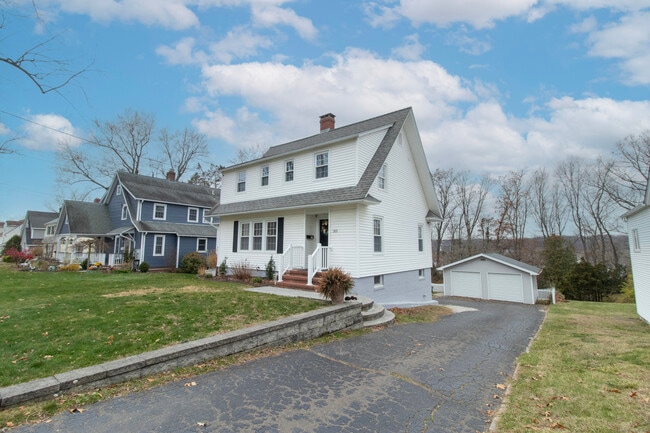 Photo - 315 S Orchard St