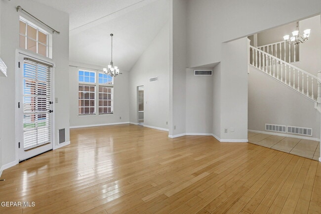 Photo - 1117 W Bend Ln