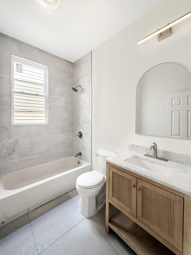 Photo - 132 Bayview Ave Unit 2