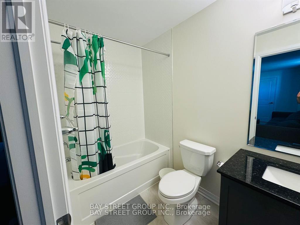 Photo - 121 Settlers Rd E