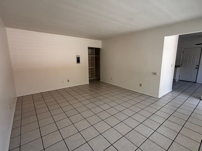 Photo - 735 Genevieve St Unit B