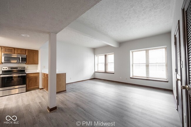 Photo - 3707 N Meridian St Unit 2C