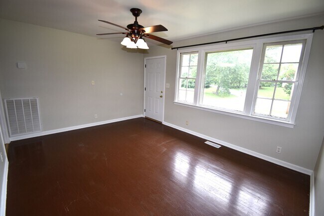 304 Hilldale Ln