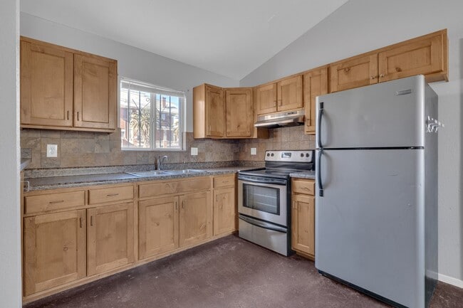 Photo - 1127 N El Paso St Unit 5