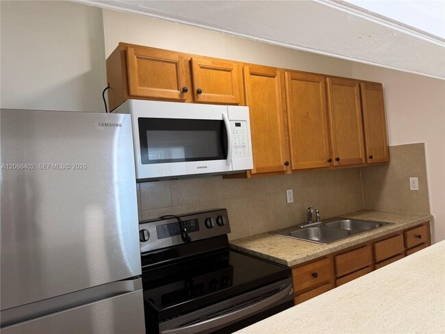 Photo - 636 SW 8th Ave Unit 636