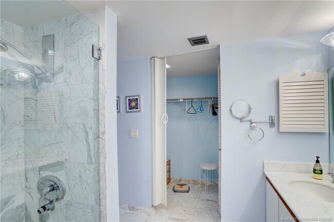 Photo - 233 NE Edgewater Dr Unit 204
