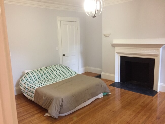 Photo - 400 Marlborough St Unit 3A