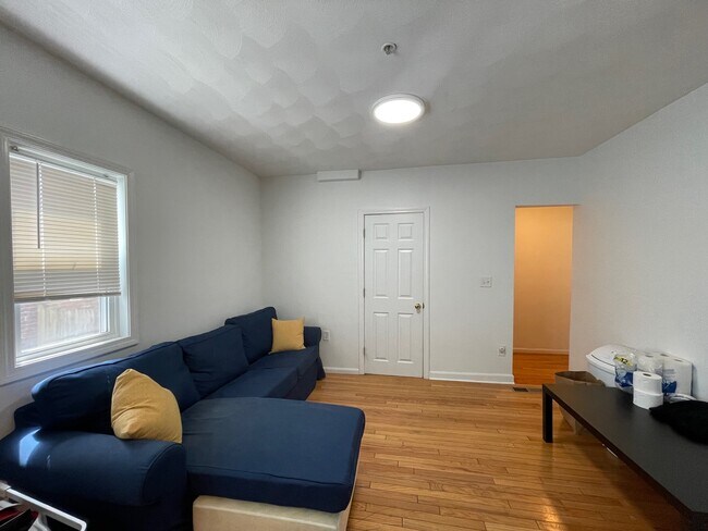 Photo - 48 Derby St Unit 1M