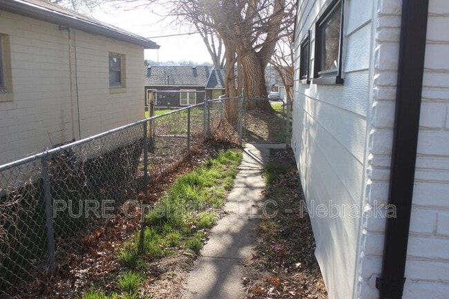 Photo - 670 S 69th St