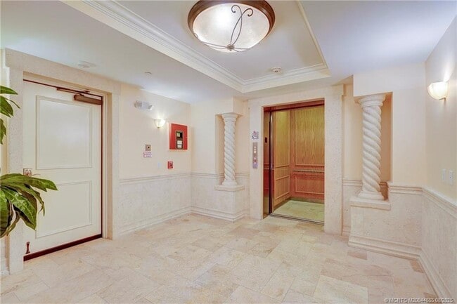 Building Photo - 1528 NE Outrigger Landings Dr Unit 208