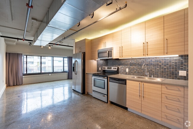 1BR, BA - 662SF