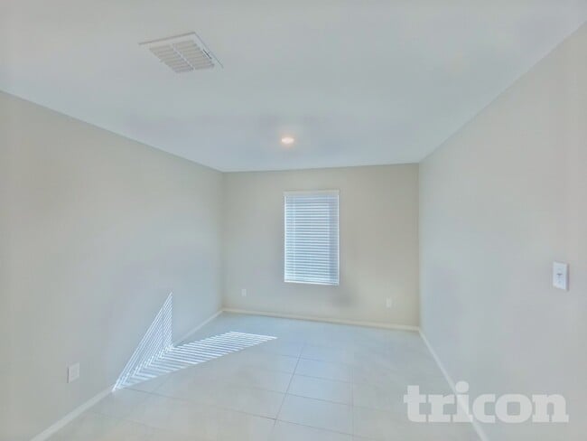 Photo - 1732 Clairborne Ct