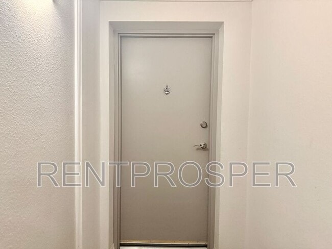Photo - 1100 Delaney Ave Unit F201