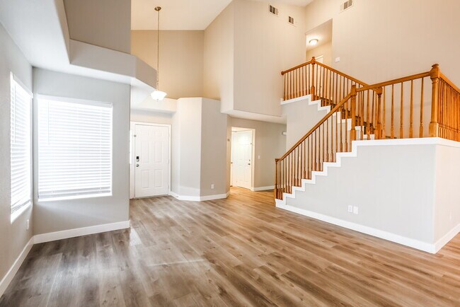 Photo - 104 Escada Ln