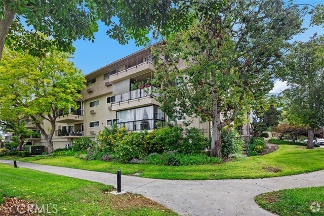 Building Photo - 2381 Via Mariposa W Unit 3A Rental