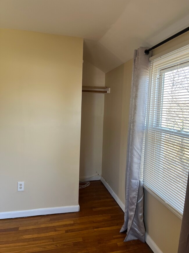 Photo - 119 DuPont Pl