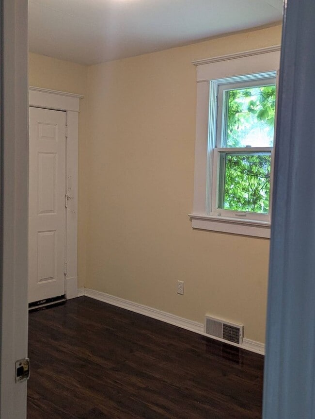 Photo - 5 Bedroom 2.5 Bath 3 Story House