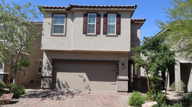 Building Photo - Nice 5 Bedroom House inside gated Community