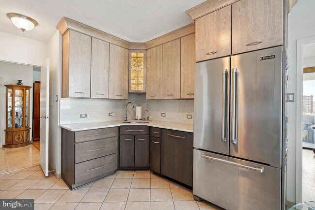Photo - 4141 Henderson Rd Unidad 611