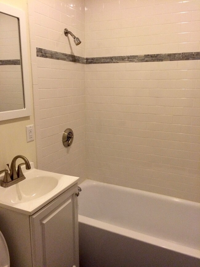 Photo - 15 Taylor St Unit A