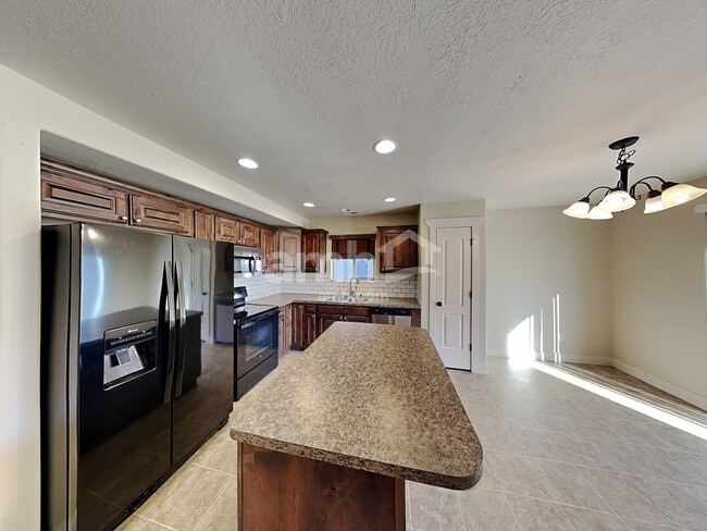 Photo - 1656 Arnold Dr