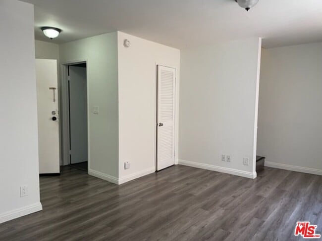 Photo - 641 Normandie Ave Unidad 6