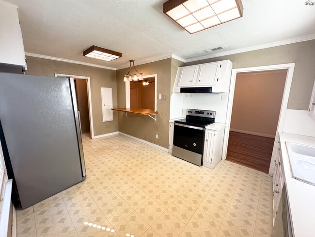 Photo - 3200 Glenwood Ave