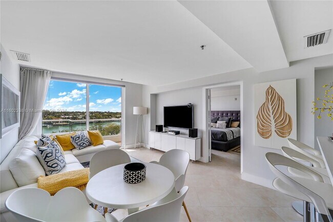 Photo - 6362 Collins Ave