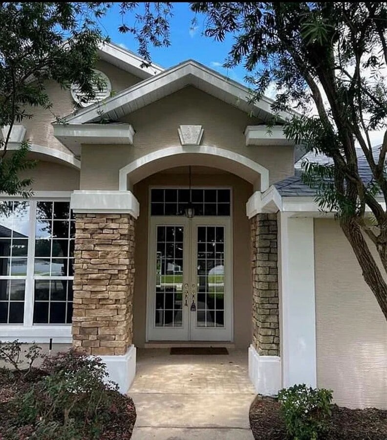 Comfortable Living in a Peaceful Setting - Comfortable Living in a Peaceful Setting