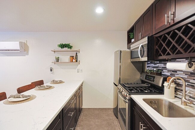 17200 Newhope St Unit 226