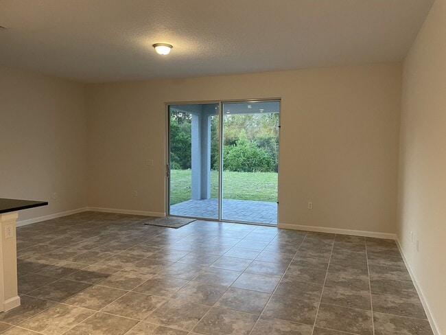 216 Golden Sands Cir