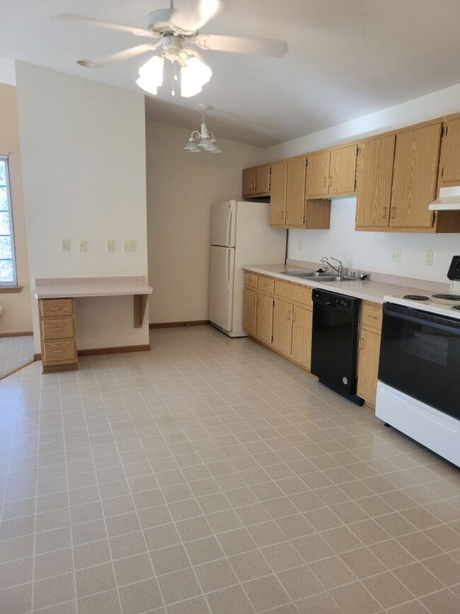 Photo - 606 W State St Unit 606 Apt#7