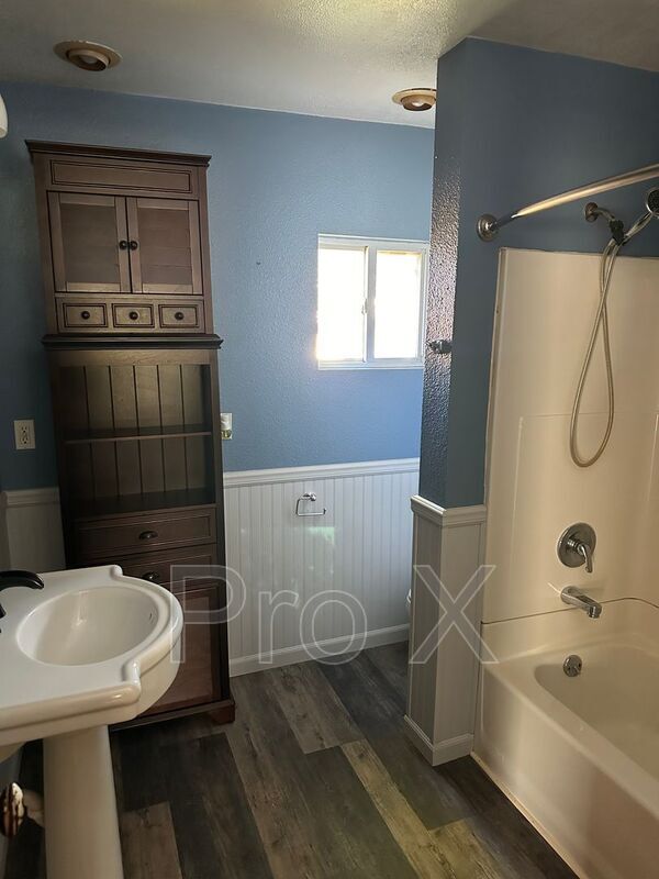 Photo - 117 E 23rd St