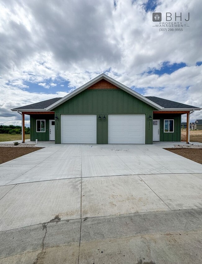 Building Photo - BRAND NEW! 2 BED/ 2BATH! Rental
