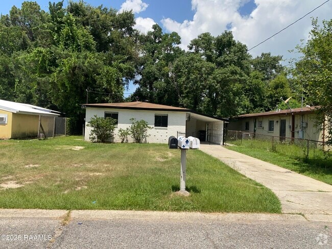 Building Photo - 12355 Palmyra Dr Rental