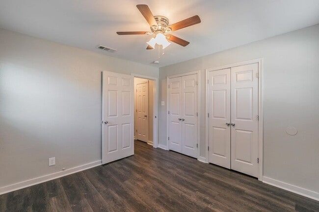Photo - 3515 Selk Ave