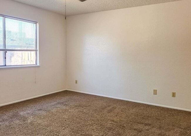 Photo - 924 Kinnett Ave